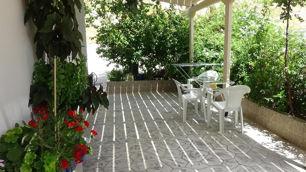 Apartment Alexandros *