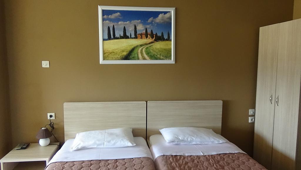 Alexandros Appartement *